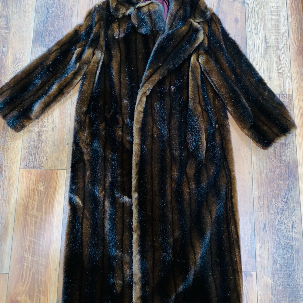 Lauren Ralph Lauren Full Length Faux Fur Coat 🥰